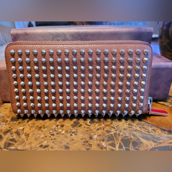 CHRISTIAN LOUBOUTIN LONG WALLET - Picture 12 of 16